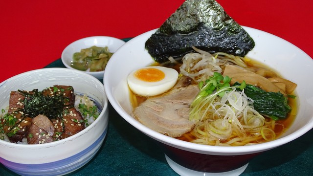 中華そばとミニチャーシュー丼セット　　　2,090円