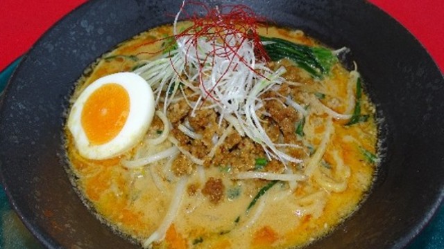 担々麺 1,925円